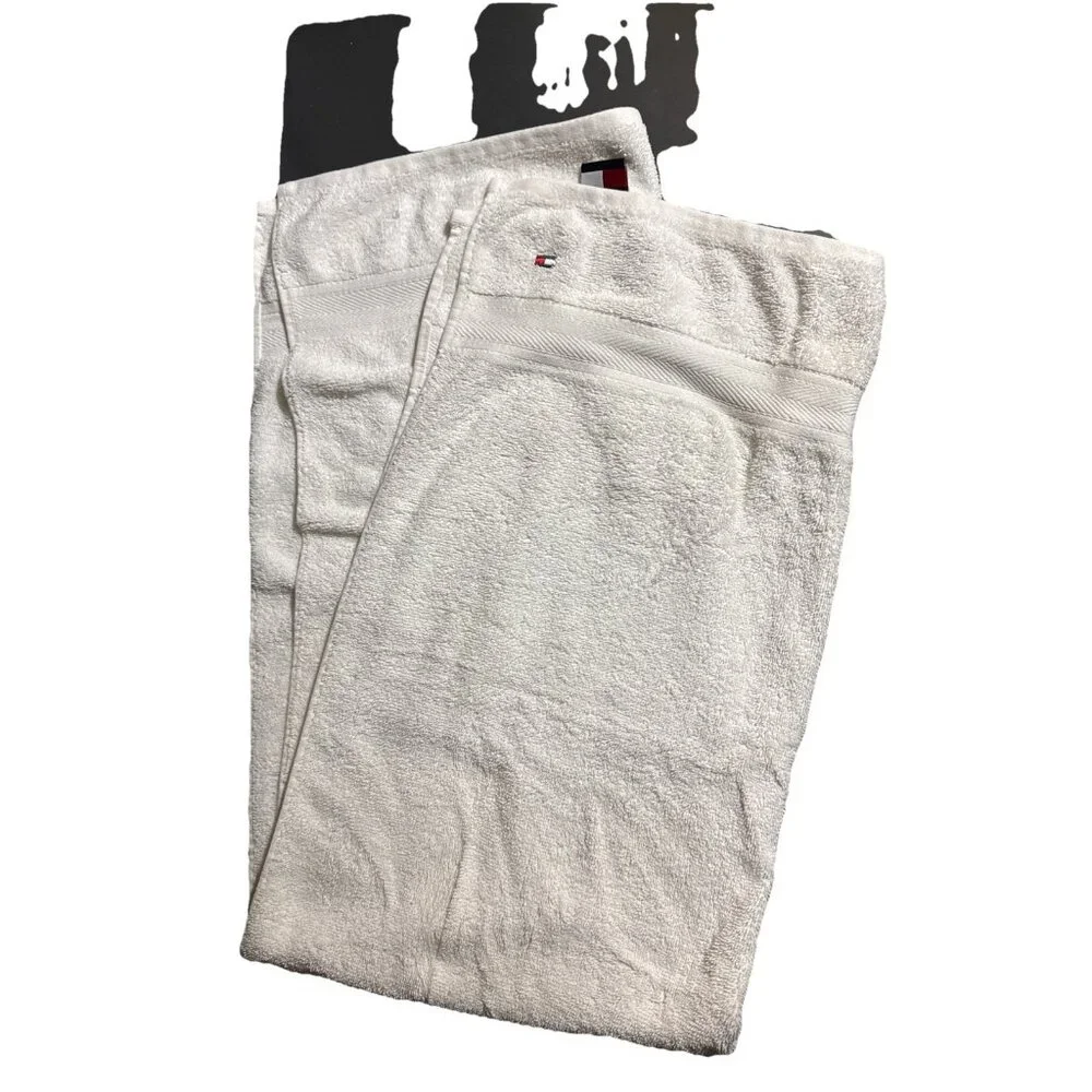 TOMMY HILFIGER Vintage Bath Towel 100% Cotton Logo 48”Lx27”W